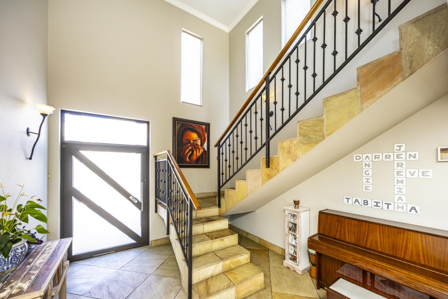 5 Bedroom Property for Sale in Beacon Bay Eastern Cape